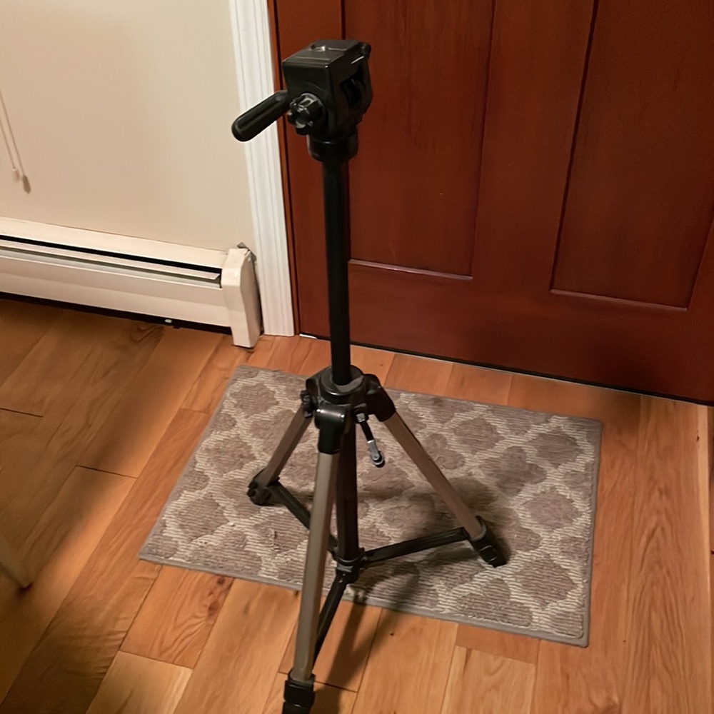 Camera tripod - Picture 3 of 3